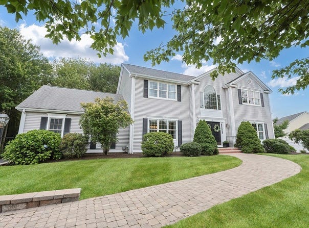 58 Lorden Dr, North Attleboro, MA 02760