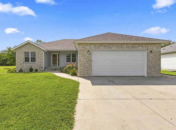 4016 Bald Eagle Drive, Manhattan, KS 66502