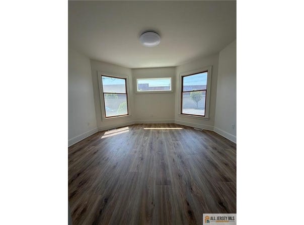 129 S Plainfield Avenue, South Plainfield, NJ 07080