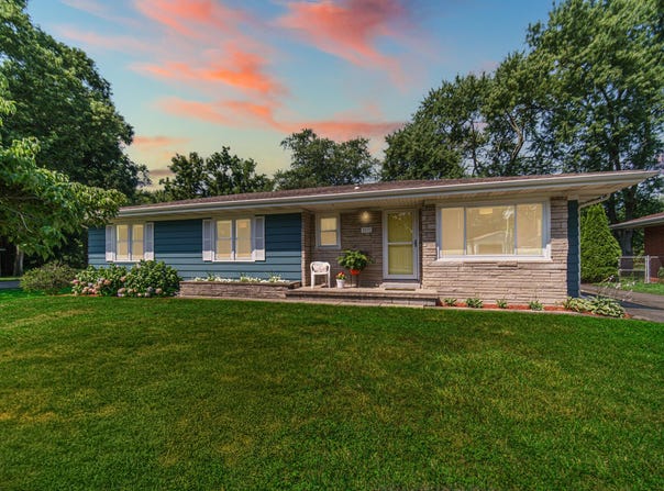 3092 Oakwood Street, Portage, IN 46368