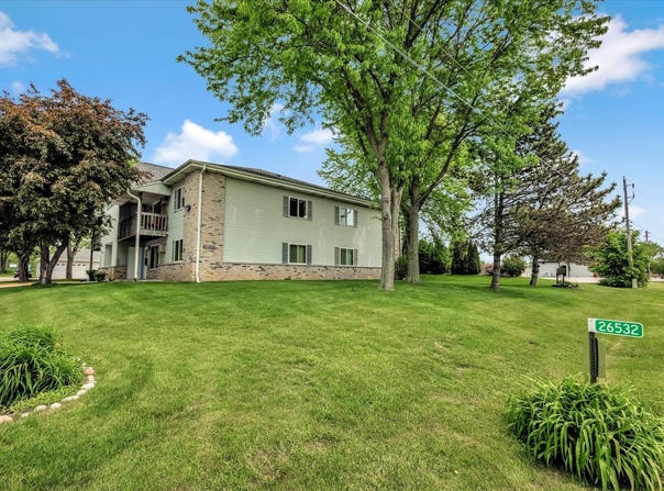 26532 Lilac Ln, Waterford, WI 53185
