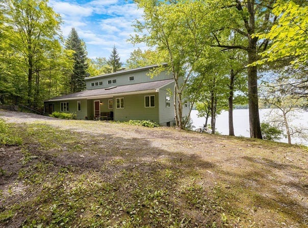 388 Dolphin Point Lane E, Niles, NY 13118