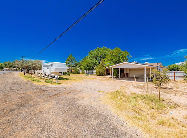 3240 NM Highway 47, Los Lunas, NM 87031