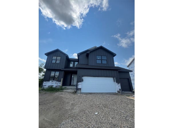 426 Stillwater Court, West Des Moines, IA 50265