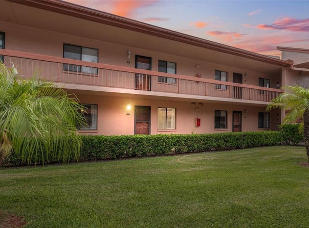 143 LAKESIDE DRIVE, OLDSMAR, FL 34677