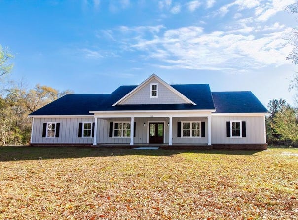 150 Rivervale Dr, Bainbridge, GA 39817
