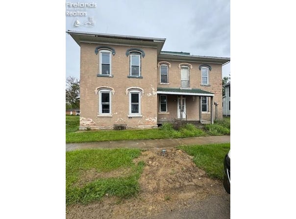 22 W New Haven Street, Bloomville, OH 44818-9466