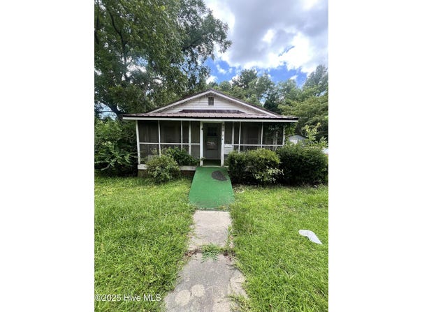 505 W Institute Street, Chadbourn, NC 28431
