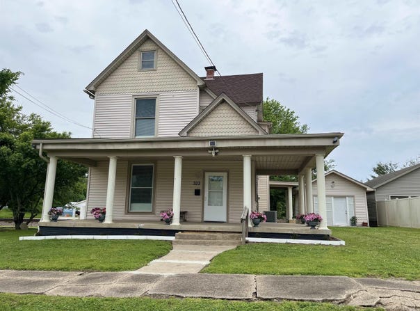 322 E Harrison Street, Oakland City, IN 47660