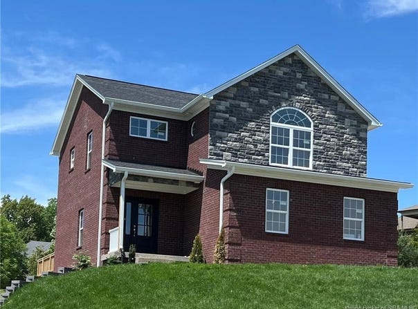 4001 Crestwood Drive, Floyds Knobs, IN 47119