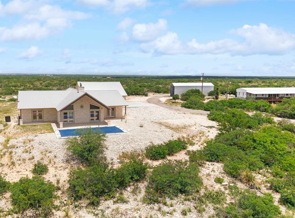 6738 Texas Rd 2, Del Rio, TX 78840