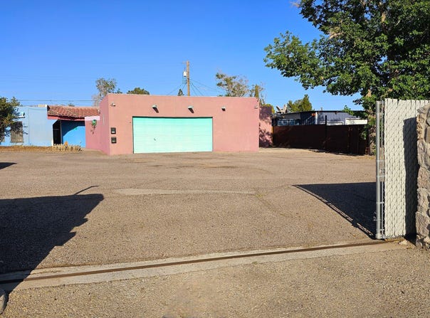 1229 S Espanola Street, Las Cruces, NM 88001