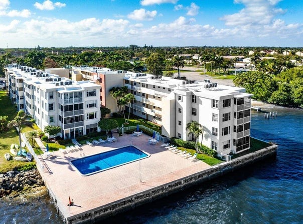 1810 New Palm Way, Boynton Beach, FL 33435