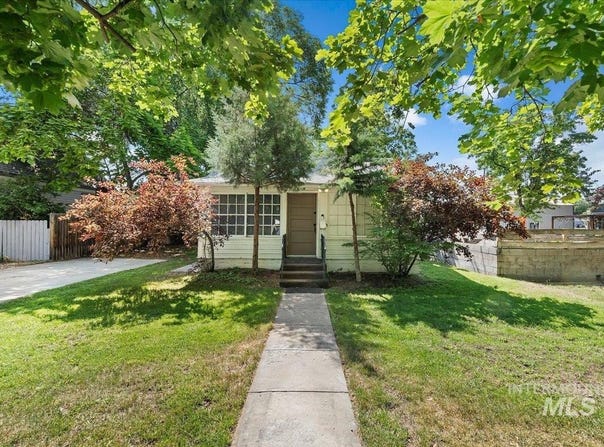 1016 11th Ave S, Nampa, ID 83651-4563