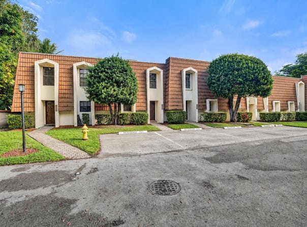 11575 NW 2ND, Plantation, FL 33325