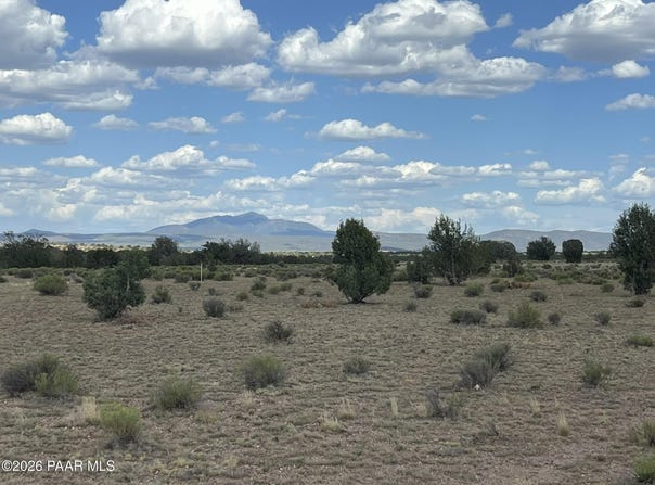 18c W Warren Road, Ash Fork, AZ 86320