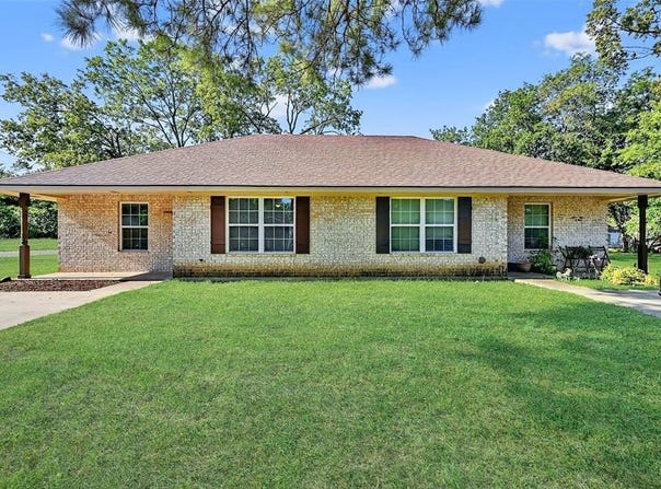 708-712 Seven Oaks Road, Bonham, TX 75418