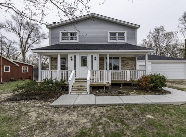 24199 W Beach Grove Road, Antioch, IL 60002