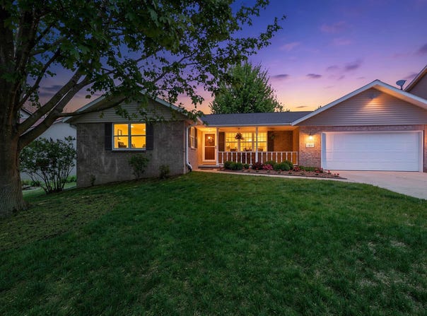 2651 VAN BEEK Road, GREEN BAY, WI 54311