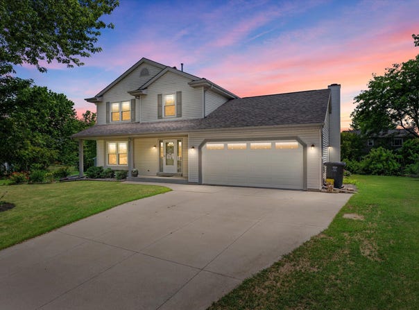 7258 Countryside Ct, Franklin, WI 53132