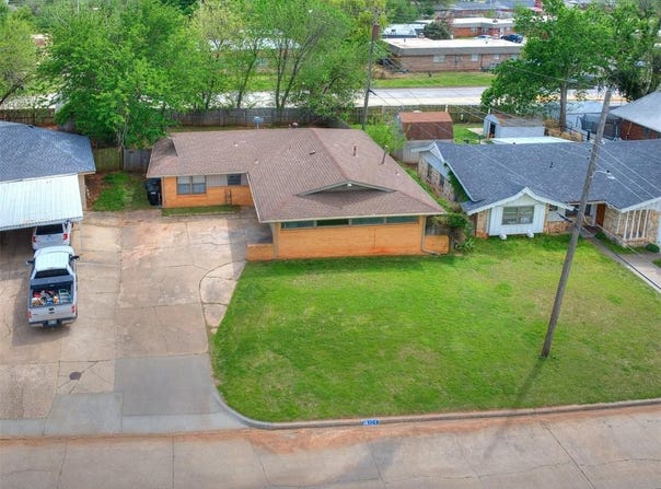 104 Oakside Drive, Moore, OK 73160