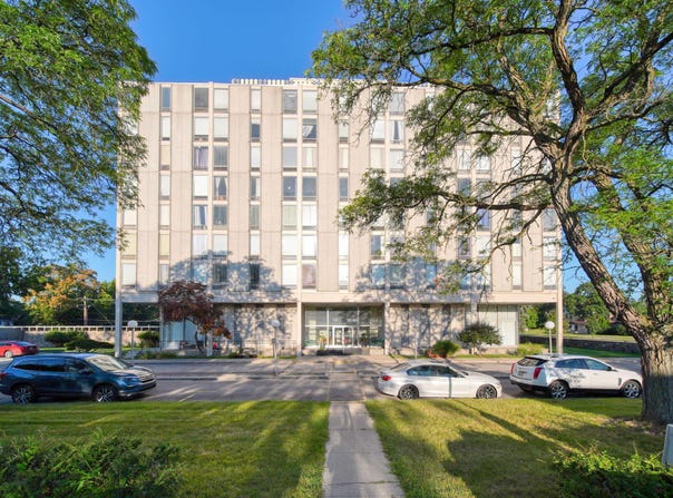 715 W Michigan Avenue, Jackson, MI 49201