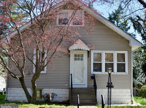 220 LINDEN, OAKLYN, NJ 08107