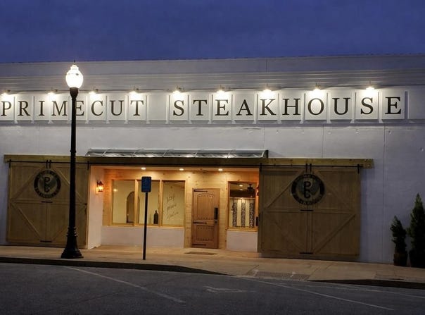 113 NE Broad St., Lyons, GA 30436