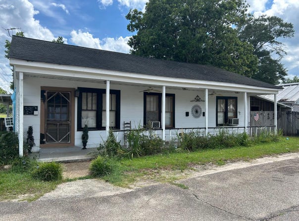 67 Main Ave., Brooklyn, MS 39425