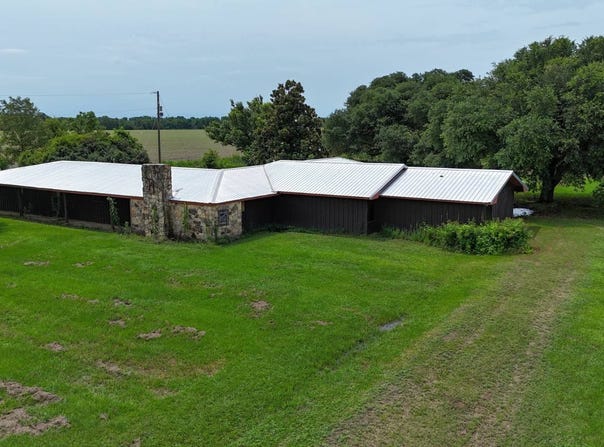 747 Rodeo Rd., Columbia, LA 71418