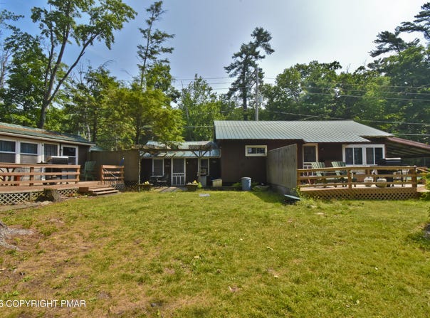 271 Rt 390, Tafton, PA 18464