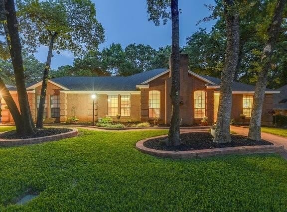 3008 Stone Bluff Court, Arlington, TX 76017