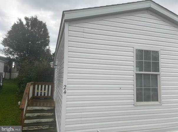 24 ERICA CIRCLE, HONEY BROOK, PA 19344