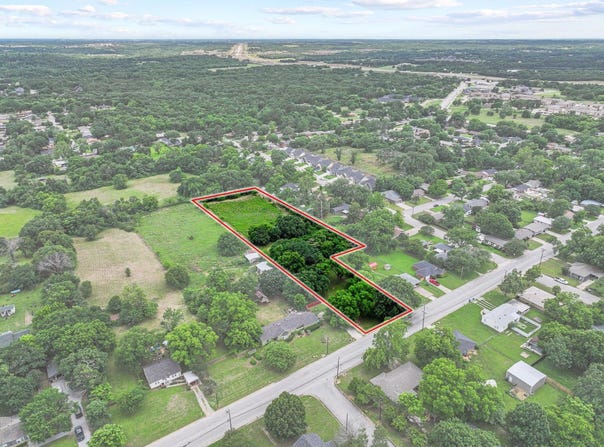 2406 Loy Lake Road, Denison, TX 75020