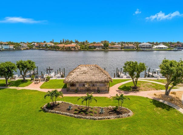 615 SEAVIEW Court unit: Q3, Marco Island, FL 34145