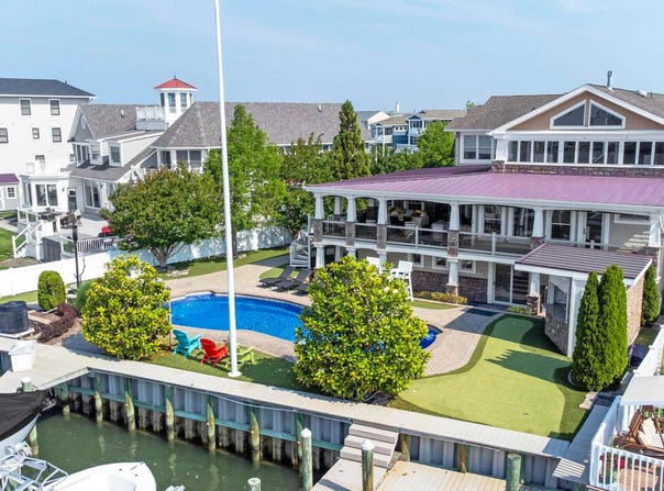 458 W Shore Dr, Brigantine, NJ 08203