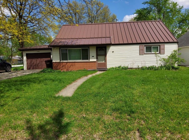 13428 Fairview Dr, Grabill, IN 46741