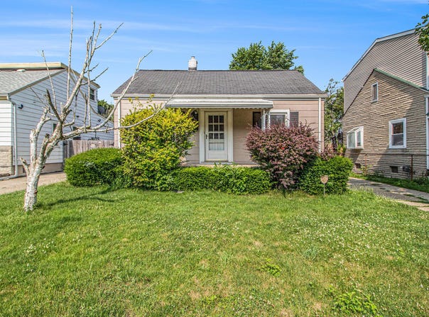 23135 Melrose Avenue, Eastpointe, MI 48021