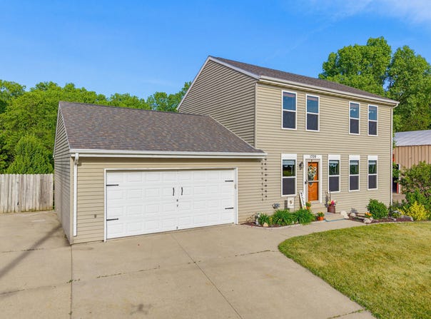 1709 Schmidt Rd, West Bend, WI 53090