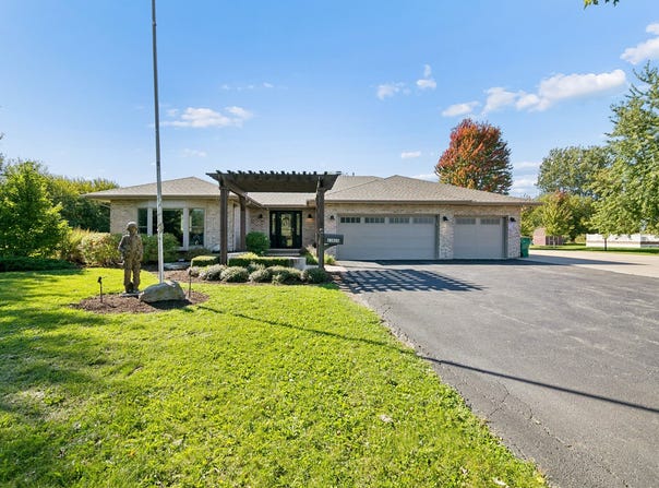 23826 S Schoolhouse Road, Manhattan, IL 60442