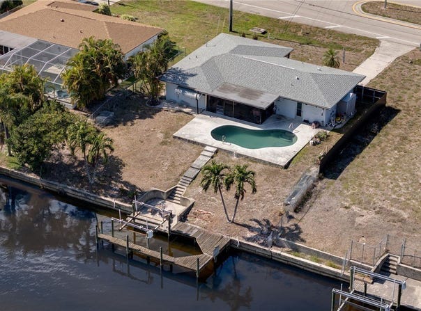 1522 Shelby Parkway, Cape Coral, FL 33904