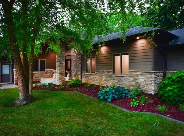 2919 E 62nd Place, Hobart, IN 46342