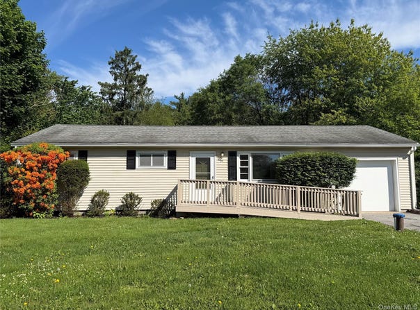 25 Gilbert Drive, Hyde Park, NY 12538
