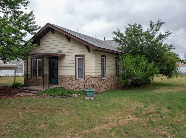 220 North Washington, Arnett, OK 73832