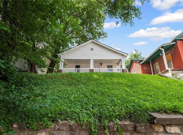 1426 N 3rd Street, St Joseph, MO 64505