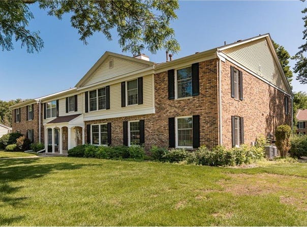 2051 Carriage Drive SW, Rochester, MN 55902