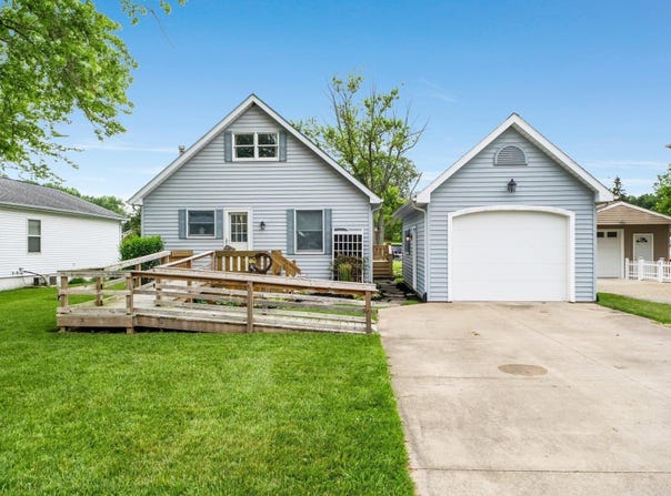 9945 N Marine Key Drive, Syracuse, IN 46567