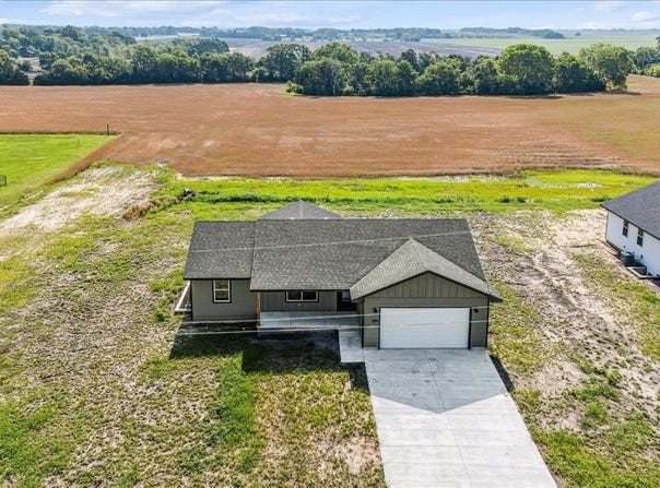 300 S Commercial, Sedgwick, KS 67135