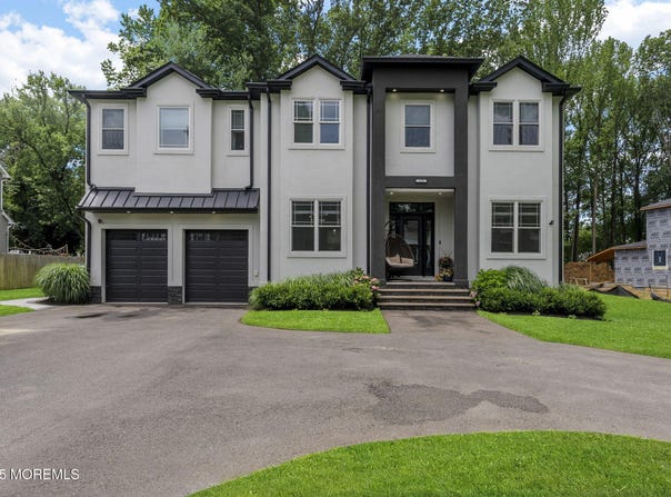 129 Magnolia Lane, Middletown, NJ 07748