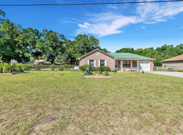1232 Mapoles Street, Crestview, FL 32536